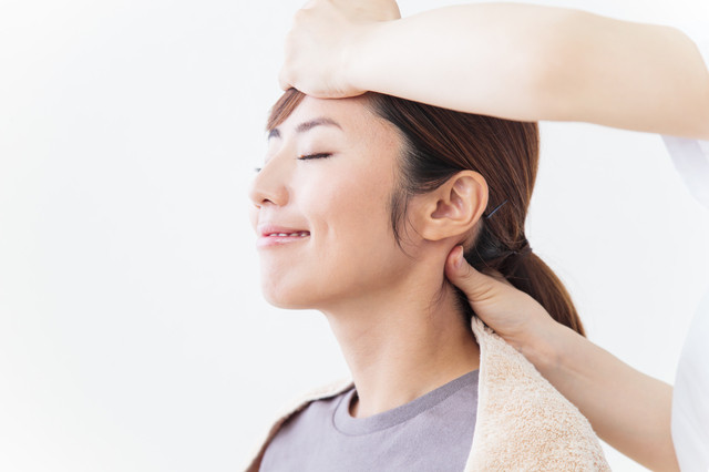 金沢市で頭痛改善を目指すなら骨盤矯正の専門サロン・コアスタイルへ